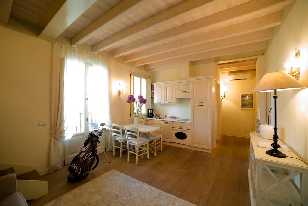 Garda Residence San Vigilio Golf Pozzolengo Ruang foto